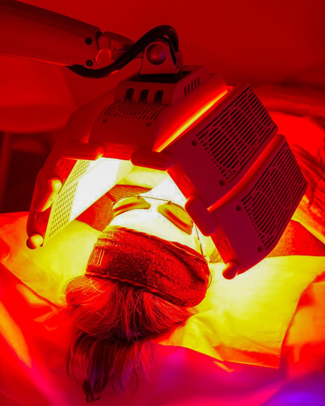 Easy Led Light Therapy: A Brighter Skin Solution